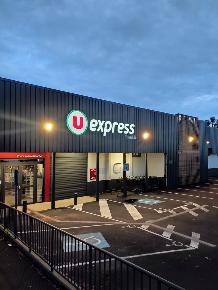 U Express Petite Île